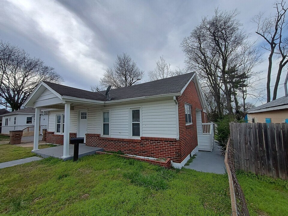819 Smiley St in Nashville, TN - Building Photo