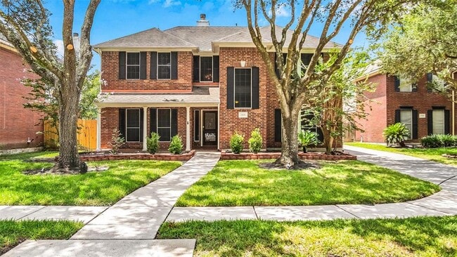 property at 2808 White Oak Ln
