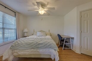 7685 Northcross Dr in Austin, TX - Building Photo