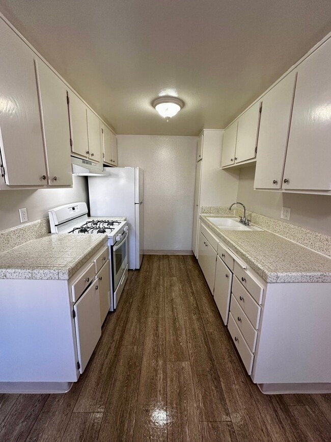 1135 W I St