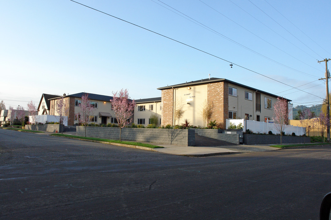 St. Johns Commons in Portland, OR - Building Photo