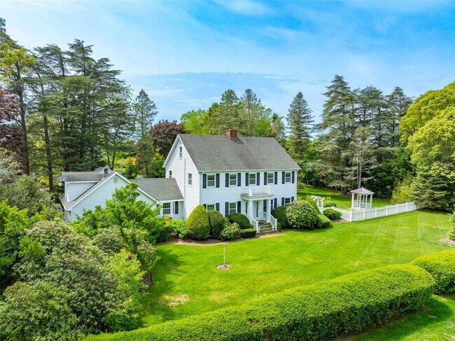 110 Sleepy Hollow Ln in Southold, NY - Building Photo - Building Photo