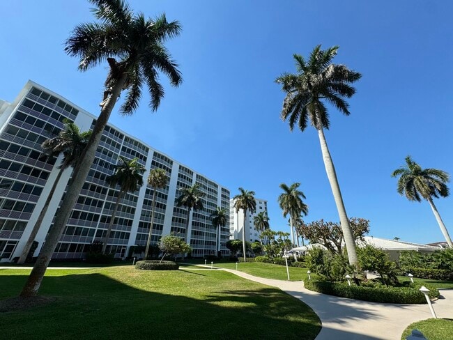 3224 S Ocean Blvd