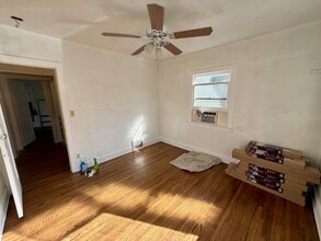 14119 Erwin St in Van Nuys, CA - Foto de edificio - Building Photo