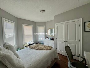 38 Crescent Ave, Unit 1 in Boston, MA - Foto de edificio - Building Photo