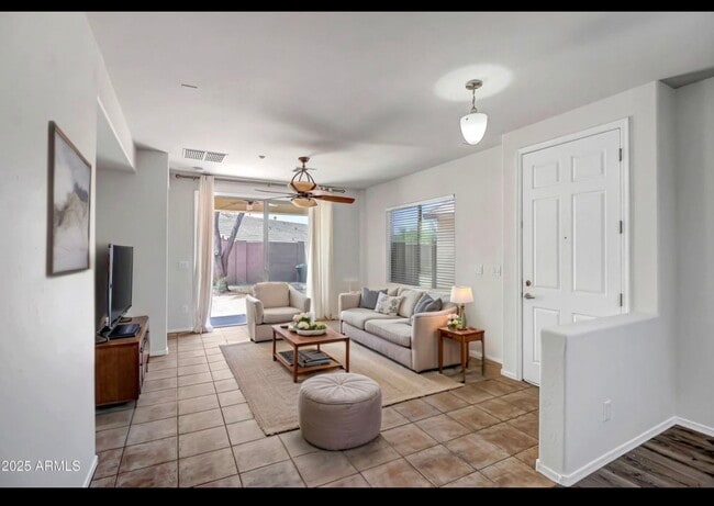 1623 W Owens Way in Anthem, AZ - Foto de edificio - Building Photo