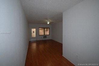 921 Meridian Ave-Unit -10 in Miami Beach, FL - Building Photo - Building Photo