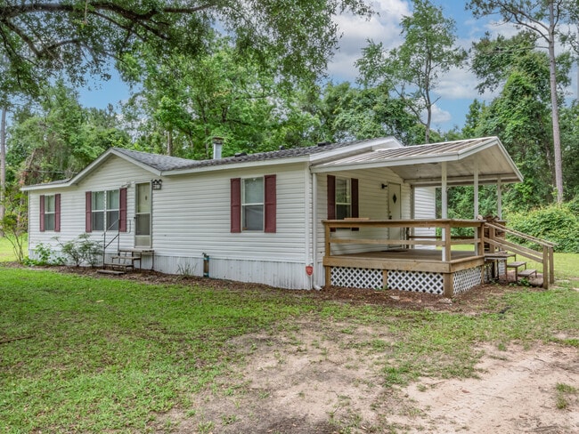 61 Maido St in Crawfordville, FL - Foto de edificio - Building Photo