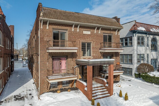 Colonial in Cleveland, OH - Building Photo - Building Photo