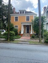 103 W 37th St in Savannah, GA - Building Photo