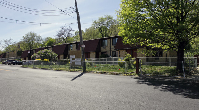 Richmond Gardens in Staten Island, NY - Building Photo - Building Photo