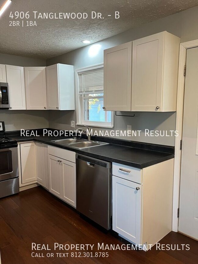 4906 Tanglewood Dr in Evansville, IN - Building Photo - Building Photo