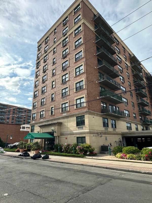 property at 26 W Broadway