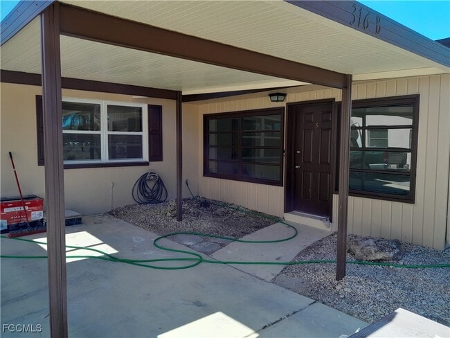 316 Tudor Dr in Cape Coral, FL - Building Photo - Building Photo
