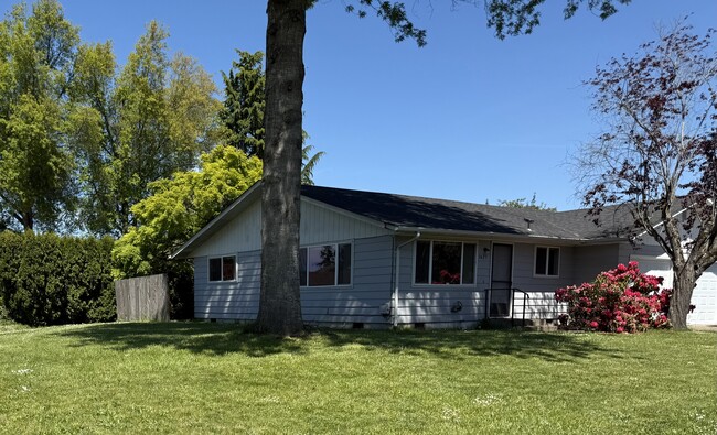 3625 Bardell Ave in Eugene, OR - Building Photo - Building Photo