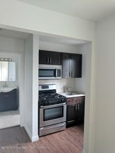 320 8th Ave-Unit -5 in Asbury Park, NJ - Building Photo - Building Photo