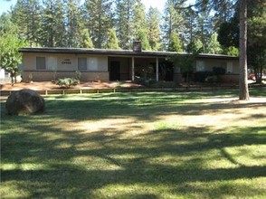 Pine Grove MHC in Paradise, CA - Building Photo - Building Photo