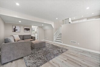 673 Fairfield Drive in Marietta, GA - Building Photo - Building Photo