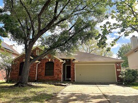 4910 Linden Pl in Pearland, TX - Building Photo