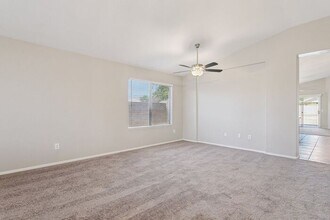 1556 N Rockwell Ct in Gilbert, AZ - Building Photo - Building Photo