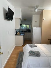 3345 Lakeshore Blvd in Lakeport, CA - Foto de edificio - Building Photo