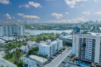 Leisure Beach South in Fort Lauderdale, FL - Foto de edificio - Building Photo