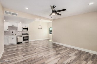 3331 N 66th Pl in Scottsdale, AZ - Building Photo - Building Photo