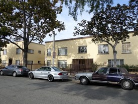 Cypress Apartments in South Gate, CA - Foto de edificio - Building Photo