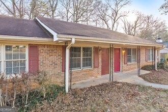 245 Kimberly Way SW in Marietta, GA - Foto de edificio - Building Photo