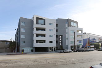 2900 S. Sepulveda Blvd in Los Angeles, CA - Building Photo - Building Photo