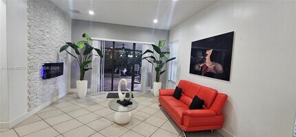 3218 W 97th Terrace in Hialeah, FL - Building Photo - Building Photo