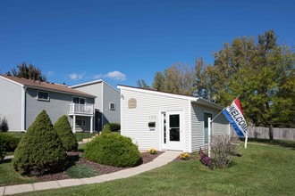 Springlake Apartments & Townhouses in Rochester, NY - Building Photo - Building Photo