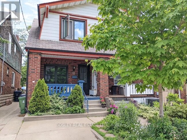 property at 11 Bonnie Brae Blvd