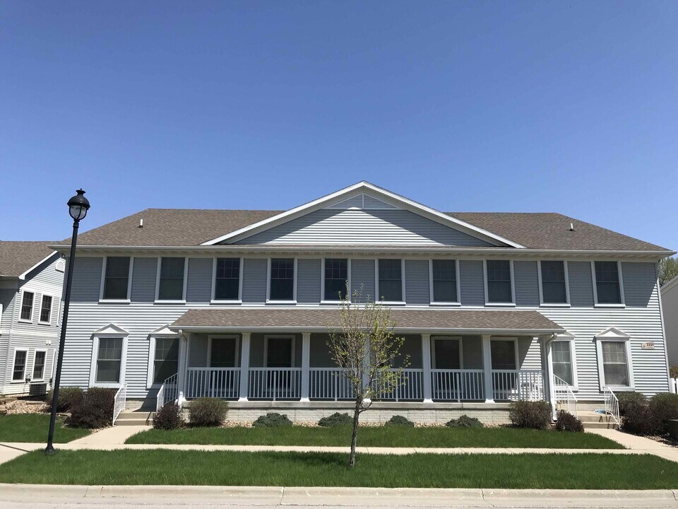 2321 Aspen Rd in Ames, IA - Foto de edificio