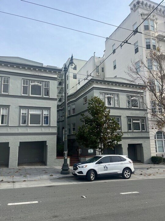 2612-2618-2618 Van Ness Ave in San Francisco, CA - Building Photo