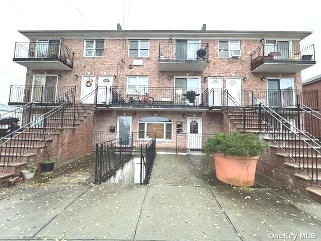 19906 47th Ave in Flushing, NY - Building Photo