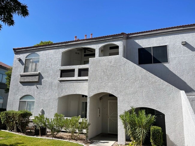 700 Carnegie St in Henderson, NV - Foto de edificio - Building Photo