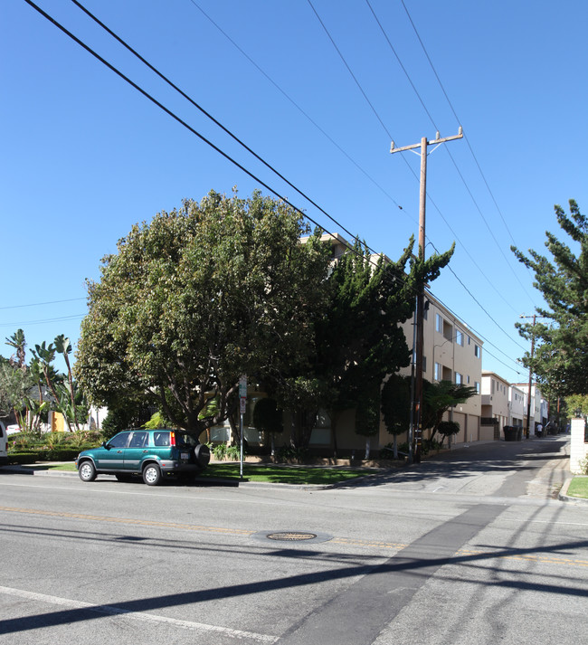 1311 California Ave in Santa Monica, CA - Building Photo - Building Photo