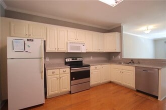 460 S Barnett Shoals Rd in Athens, GA - Building Photo - Building Photo