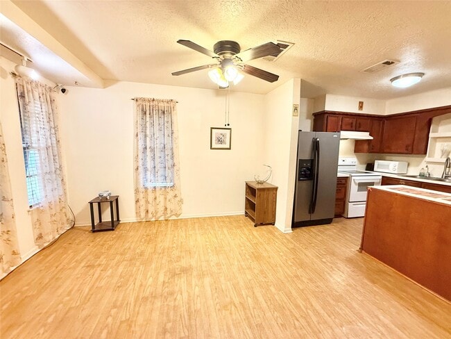 property at 2501 Shady Creek Ln