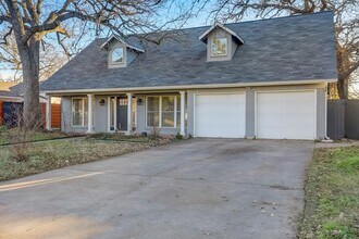 2507 Rogge Ln in Austin, TX - Building Photo - Building Photo