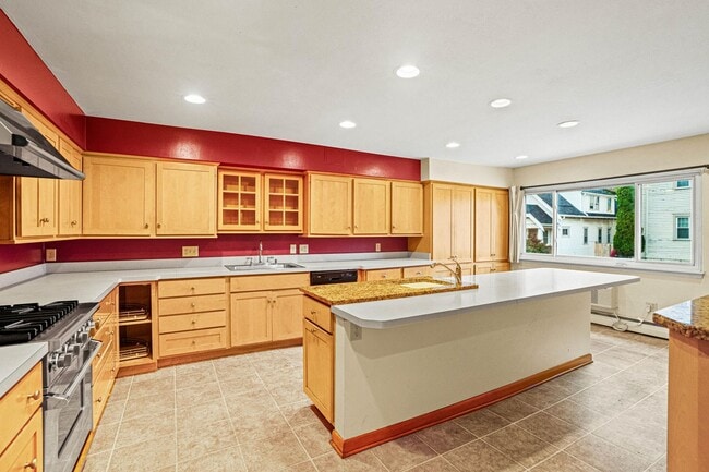 property at 937 N 37th St