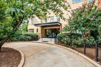 Sixteen Hundred Apartments in Washington, DC - Building Photo - Building Photo