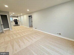 104 Sandstone Ct in Lumberton, NJ - Foto de edificio - Building Photo