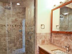 266 Main St in Huntington, NY - Building Photo - Building Photo