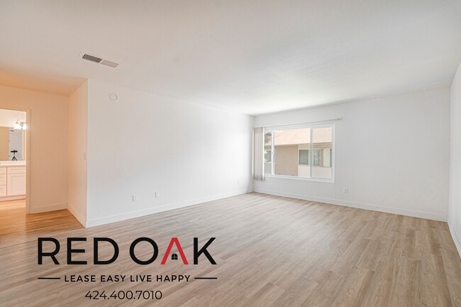property at 2900 W Lincoln Ave