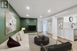 18 Pleasant Ave in Hamilton, ON - Building Photo - Building Photo