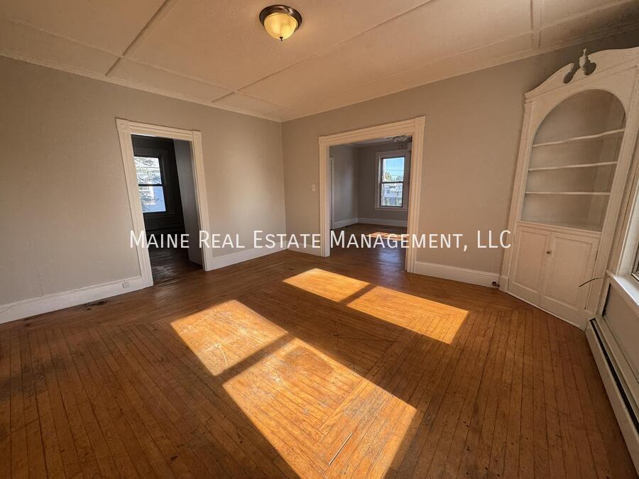 9 Summer St in Waterville, ME - Building Photo