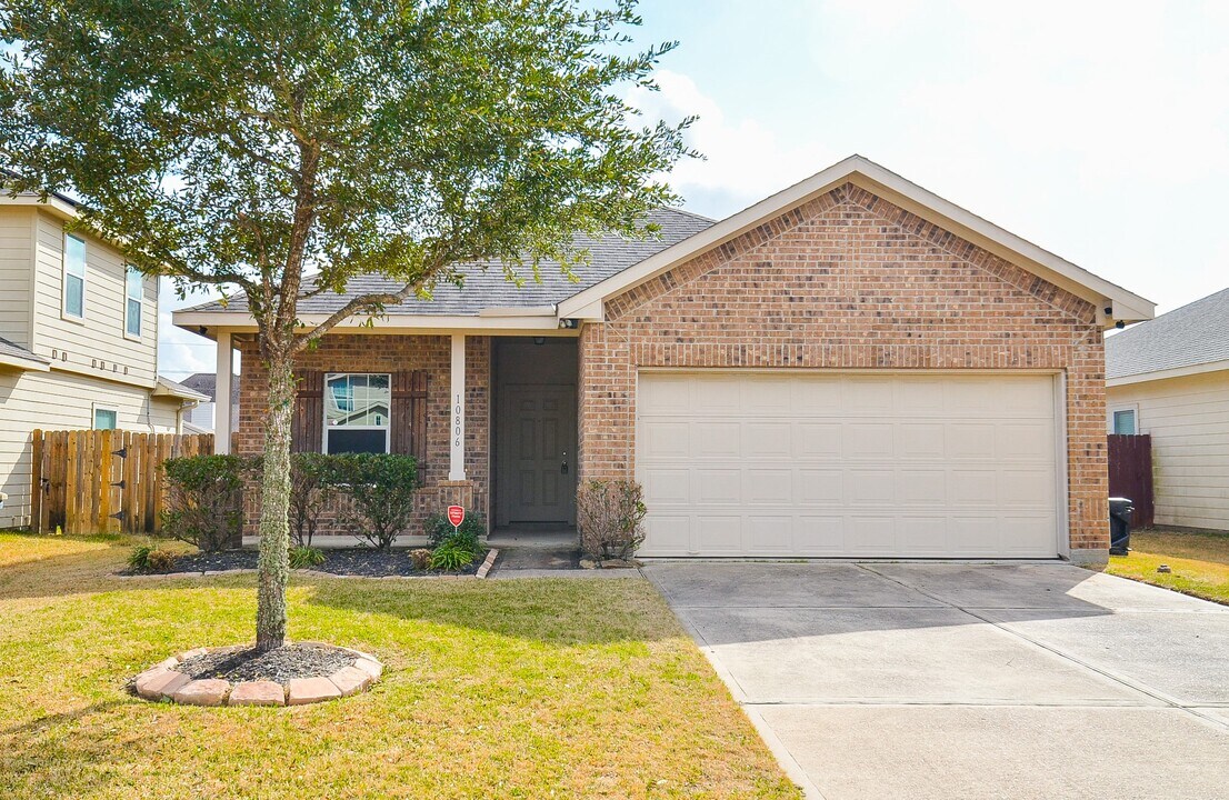 10806 Woodwind Shadows Dr in Cypress, TX - Building Photo