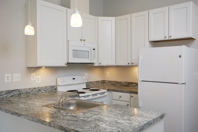 property at 923 Silver Spring Ave